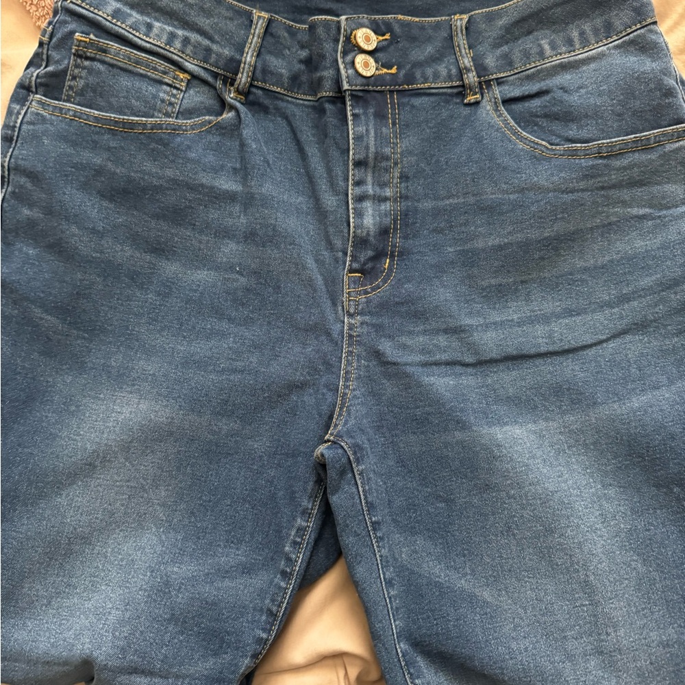 “MOM JEAN/ Boyfriend Jean” SIZE 14
